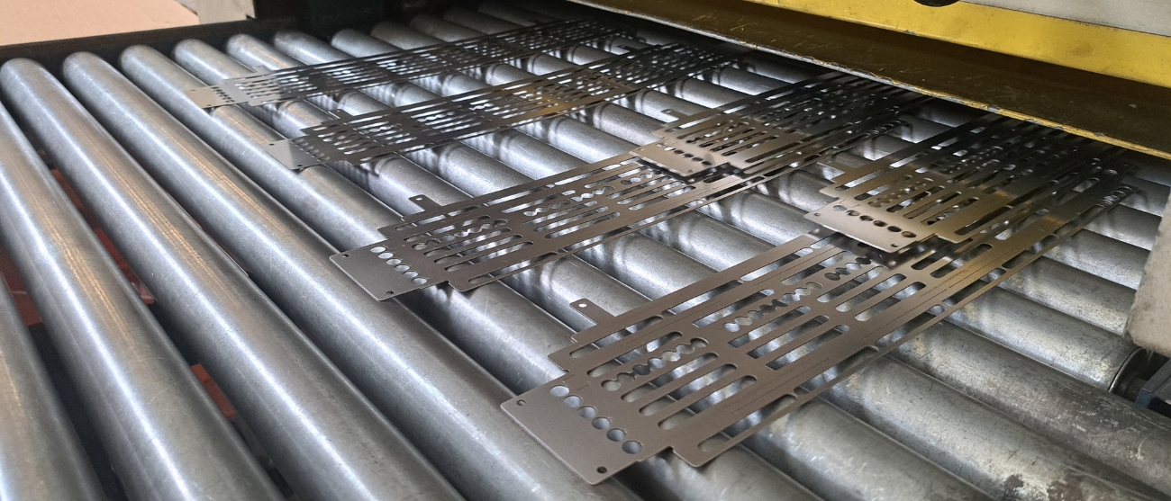 Quando è necessario raddrizzare la lamiera